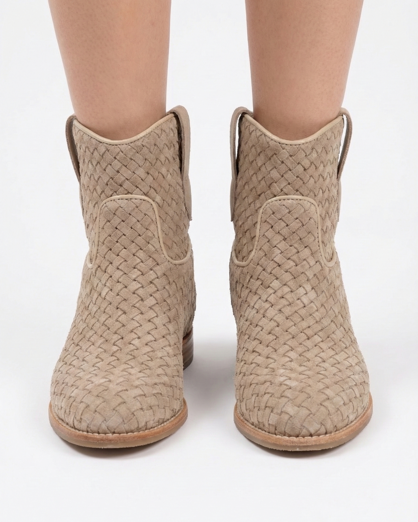 5PM Noelle Beige Geflochtener Wildleder Stiefel mit Keilabsatz