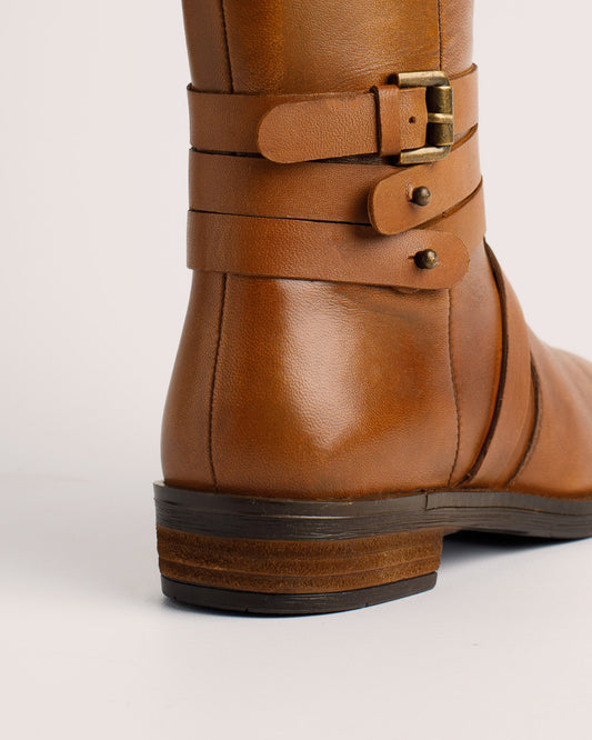 Side view of Babila cognac leather riding style boots with 38 cm shaft