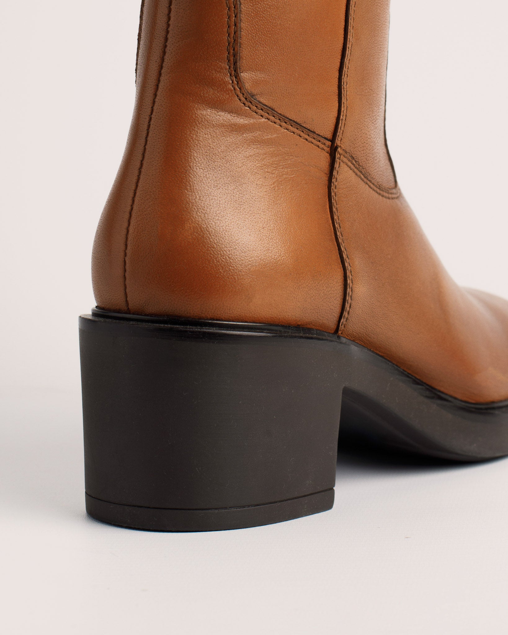 Rachel High cognac leather knee high boots with 6 cm block heel and buckle